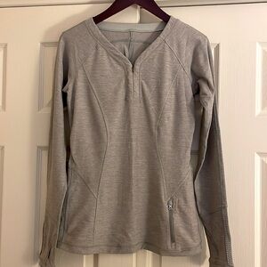 Lululemon NWOT!! V-neck Quarter Zip Long Sleeve Running Pullover.